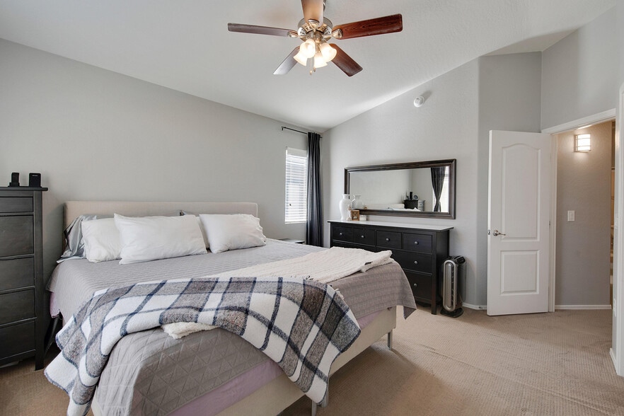 Master Bedroom - 2250 E Deer Valley Rd