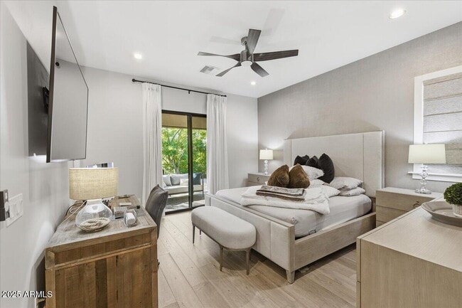 Building Photo - 10203 E Camelot Ct