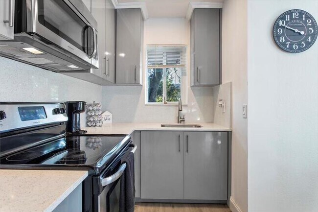 Building Photo - 113 Phippen Waiters Rd