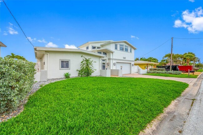 Building Photo - 540 59th Ave