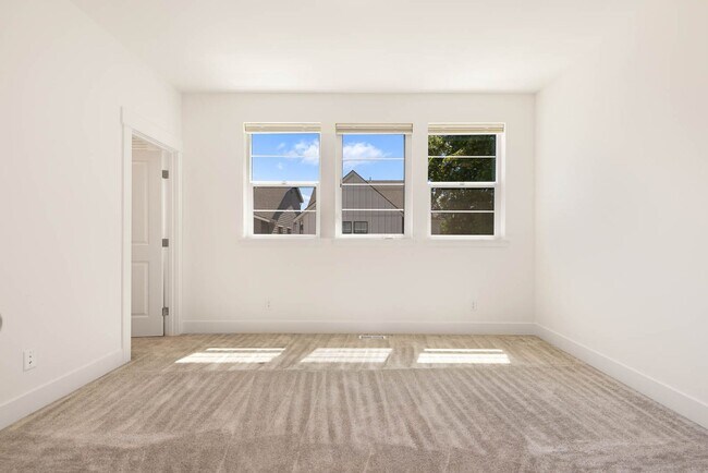 Building Photo - Newer Construction in Avenwood | 5BR Home Near Sammamish Commons