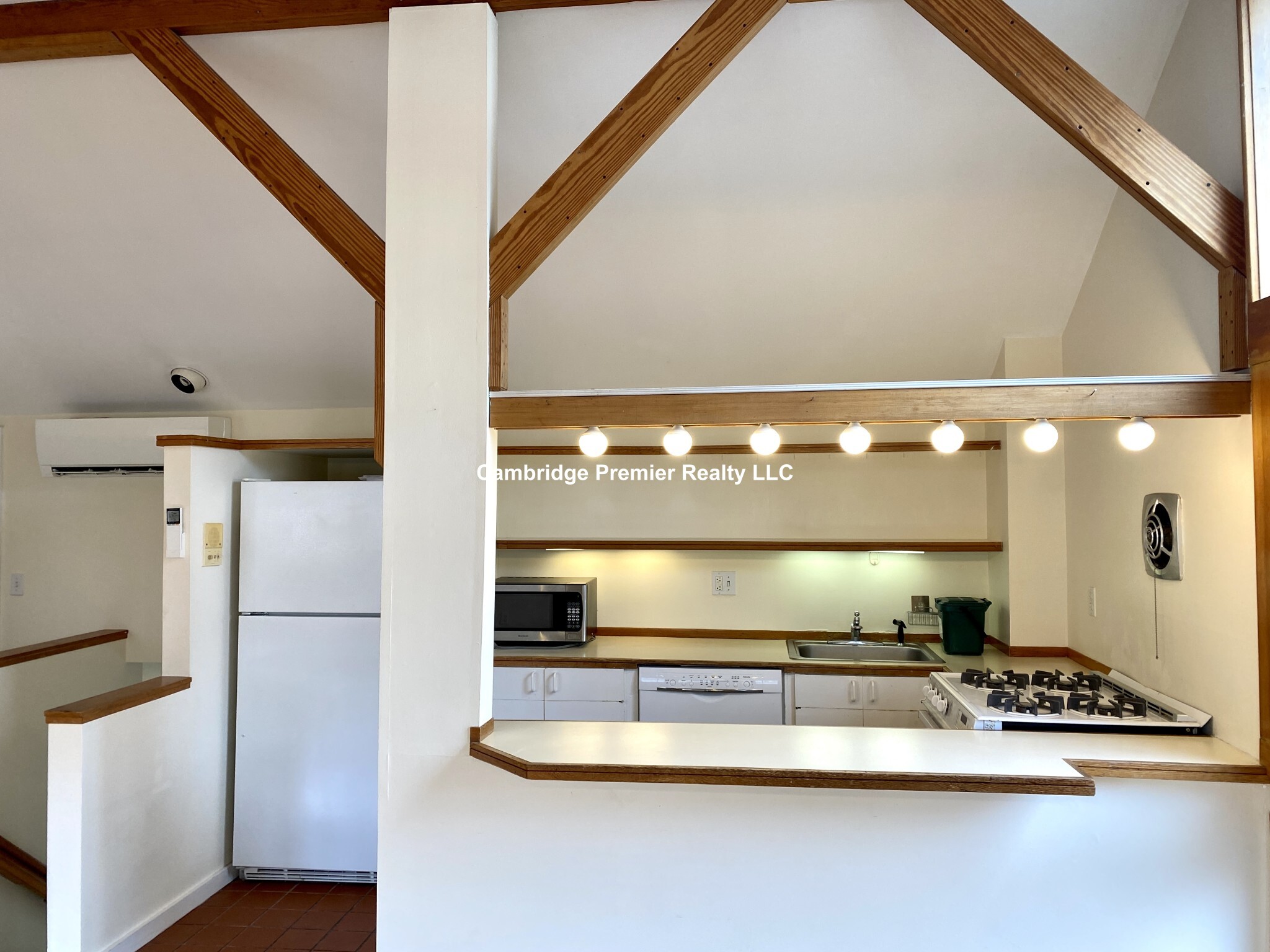 Building Photo - 90 Putnam Ave