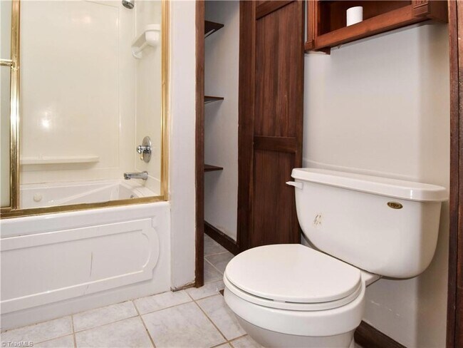 Building Photo - 3872 Leo St