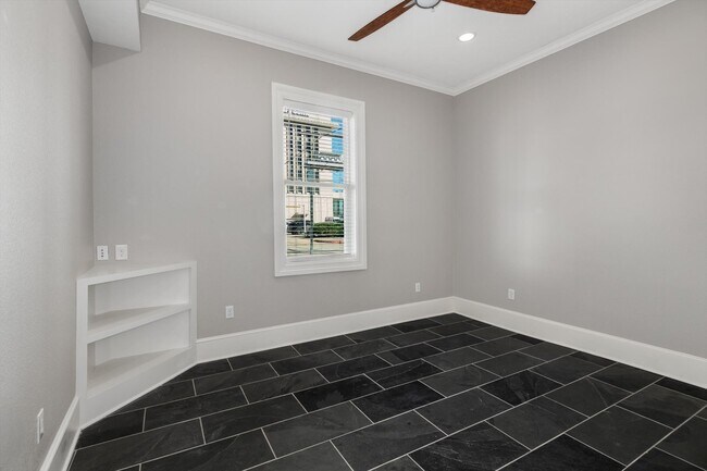 Building Photo - 2401 Market St