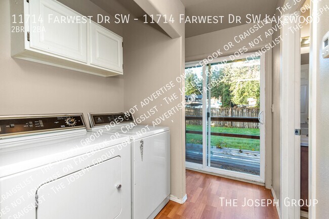 Building Photo - 11714 Farwest Dr SW