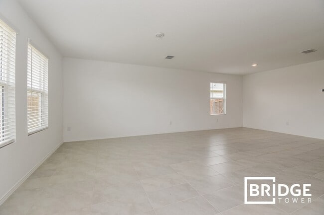Building Photo - 5430 Bristle Leaf Dr
