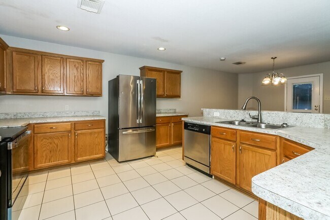 Building Photo - 11118 Opatrny Meadows Ln