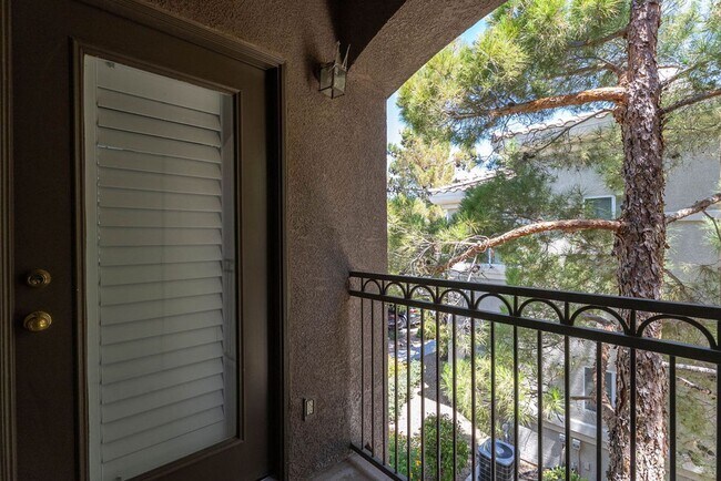 Building Photo - 9050 W Warm Springs Rd