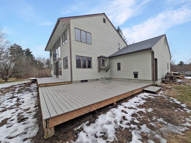 Building Photo - 6 Bancroft St