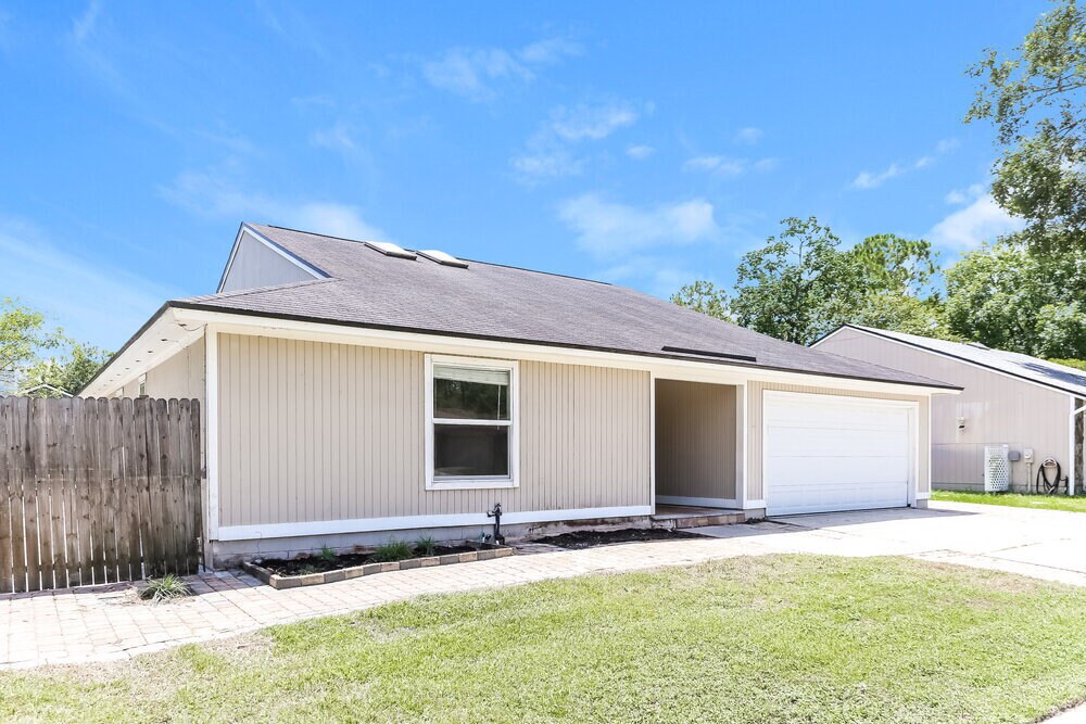 Building Photo - 3738 Indian Princess Rd N