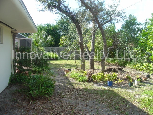 Building Photo - 2351 Woodcrest Dr