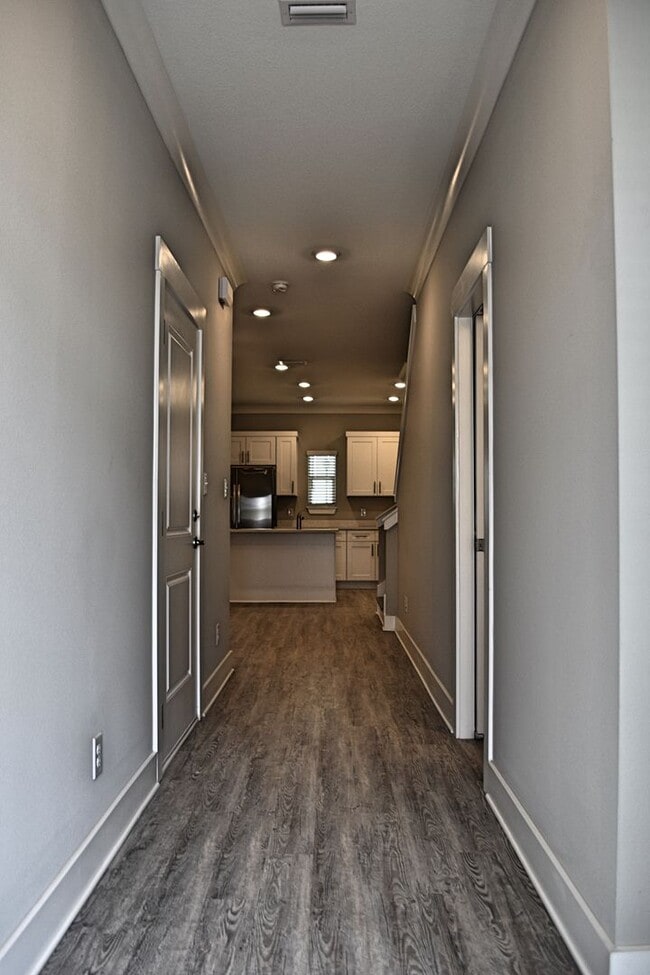 Building Photo - Brand New Garage Unit at the Verandas at Freeport