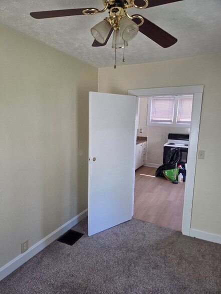 Building Photo - 343 Whiley Ave