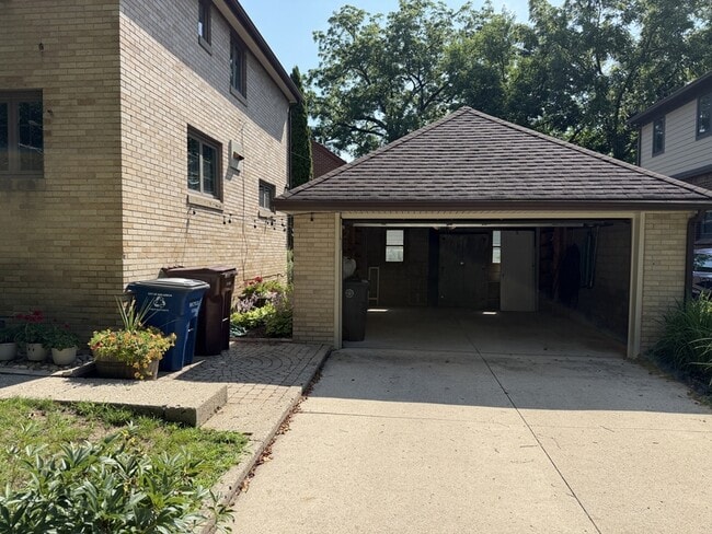 Building Photo - 1200 Gardner Ave