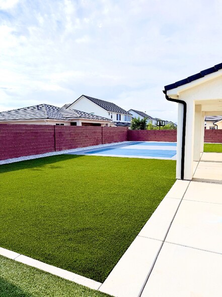 Building Photo - 6264 Sonic Dr