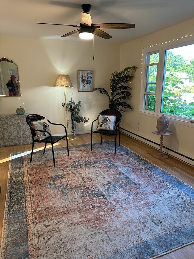 Living room - 91 Faith St