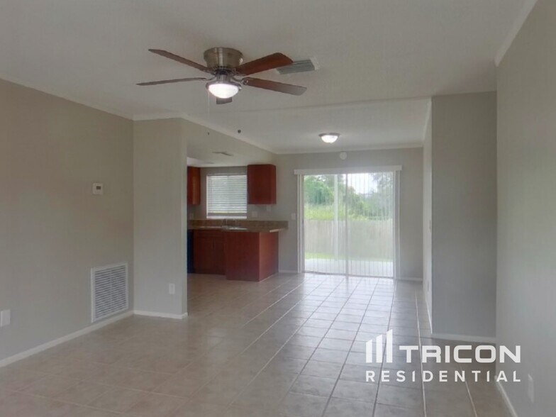 Building Photo - 2303 Silver Hill Ct