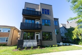 Building Photo - 8917 Grant Ave