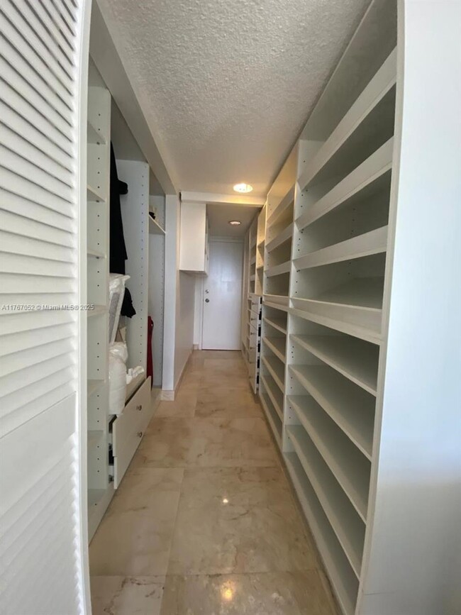 Building Photo - 11111 Biscayne Blvd