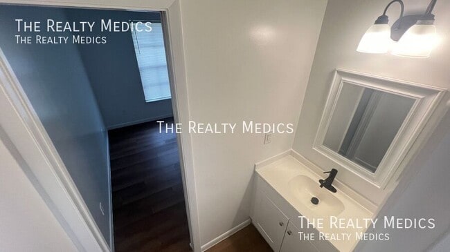 Building Photo - 1984 Agora Cir SE