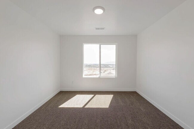 Building Photo - BRAND NEW LUXURY ROW END TOWNHOUSE W 2 CAR GARAGE