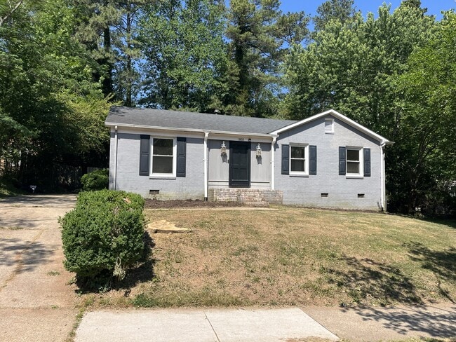 Building Photo - 5933 North Hills Dr