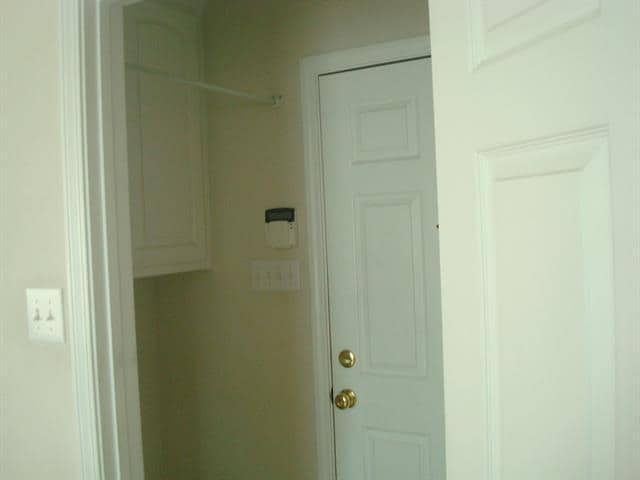 Building Photo - 602 Bishop Dr