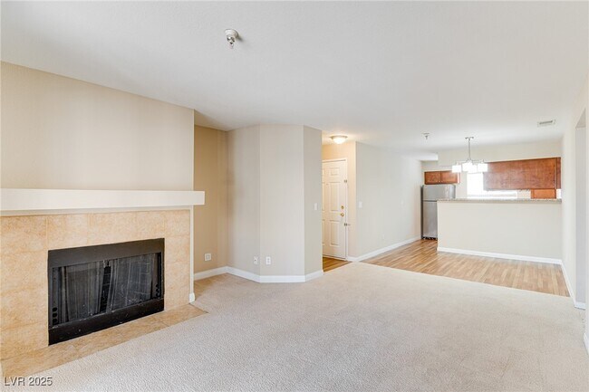 Building Photo - 2750 S Durango Dr