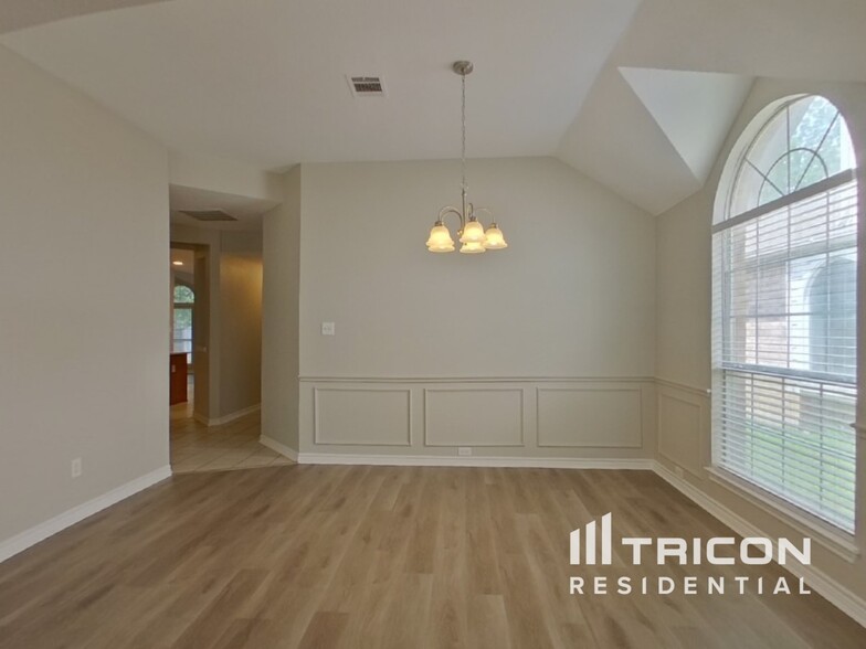 Building Photo - 7720 Brook Meadow Ln