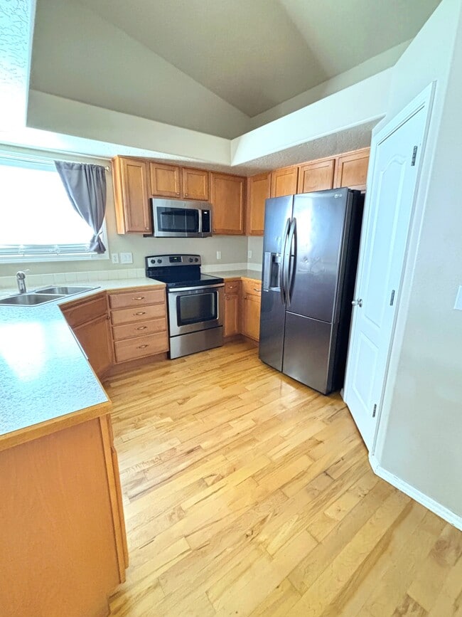 Building Photo - 2260 N Baywing Hawk Pl