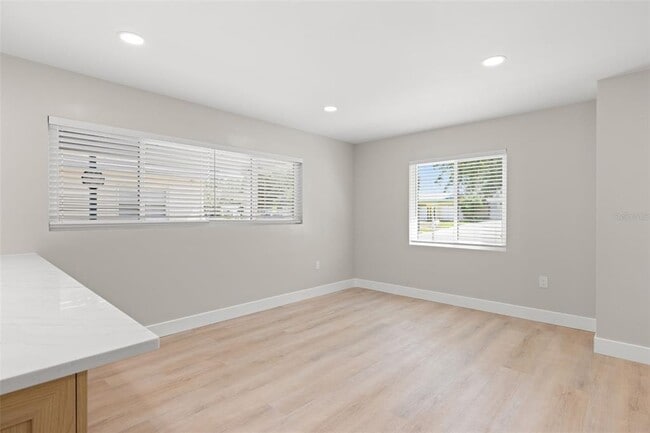 Building Photo - 1500 San Mateo Dr