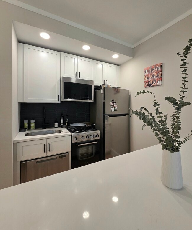 Building Photo - 2746 N Hampden Ct