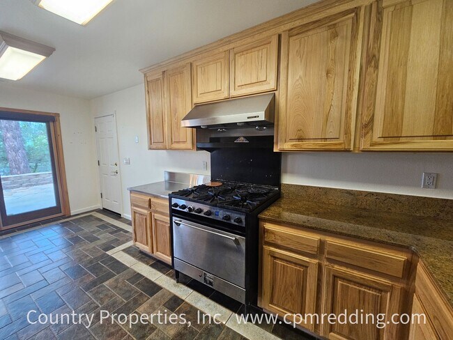 Building Photo - Amazing Short-Term Housing Opportunity in a Custom 4-Bedroom House!