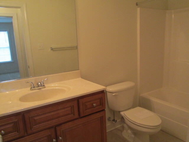 Building Photo - Brick-Front West End 4 Bed, 3 Full Bath To...