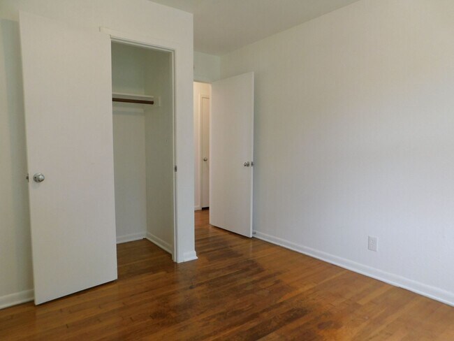 Building Photo - 1100 Estes Dr