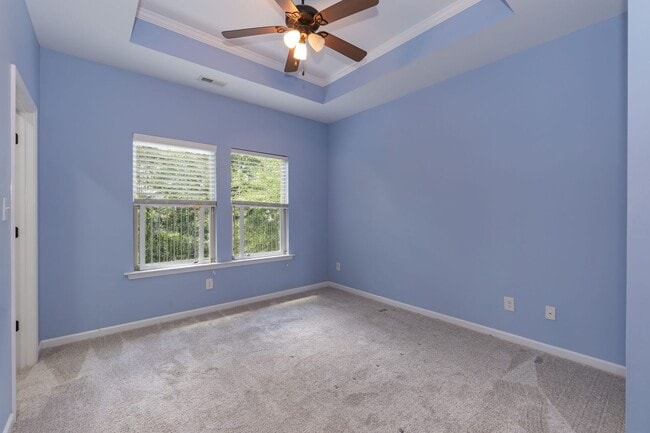 Building Photo - GORGEOUS Well maintained Two Bedroom Townhome!