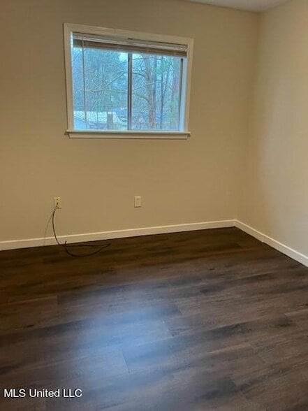 Building Photo - 35 Lance Dr