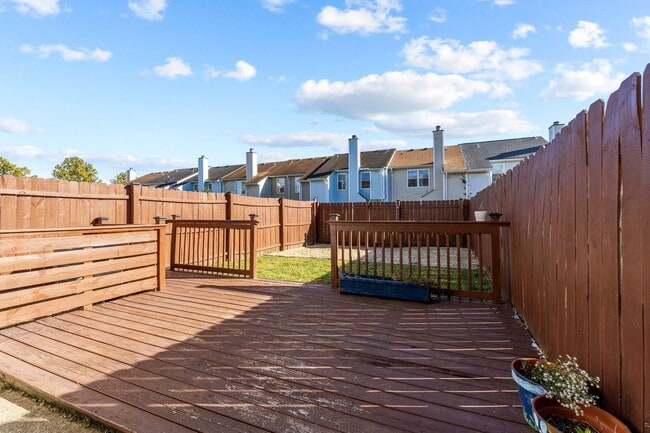Building Photo - Charming and updated Virginia Beach townho...