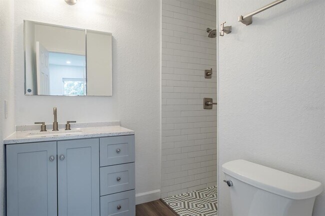 Building Photo - 781 40th Ave NE