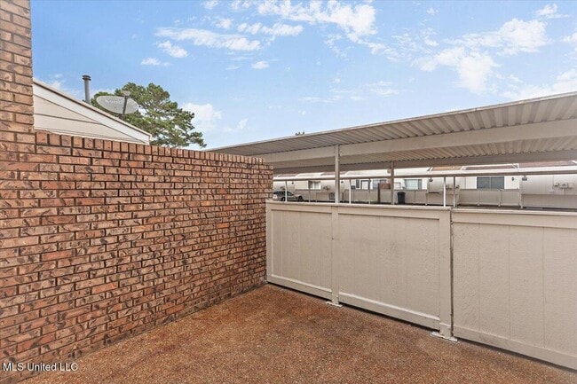 Building Photo - 167 Lakebend Cir