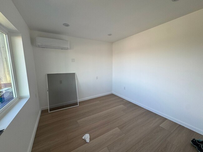 Building Photo - 14 Ocean Grove Ave