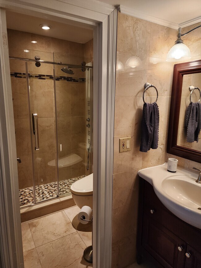 Master Bathroom - 3140 S Ocean Dr