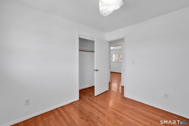 Building Photo - 178 Kelly Rd