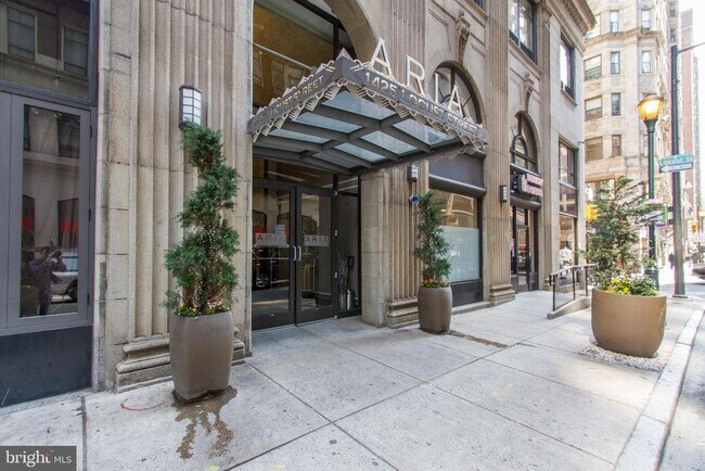 Building Photo - 1425 Locust St