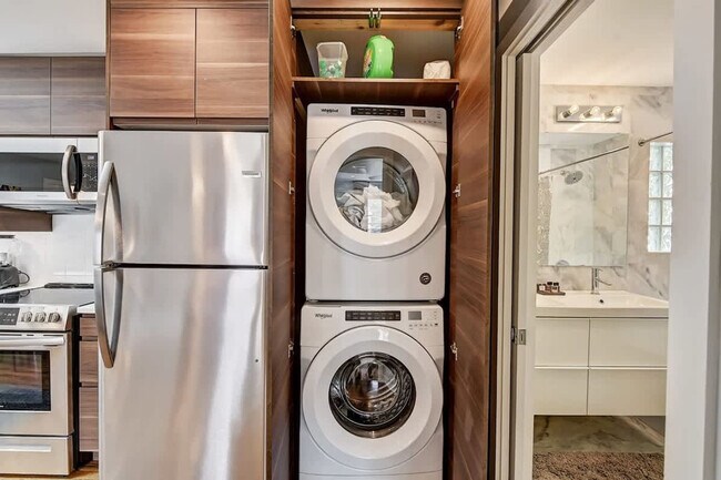 Building Photo - 510 Queens Rd