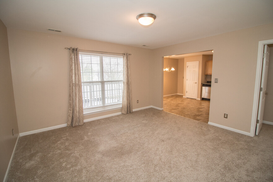 Living room - 406 S Church St