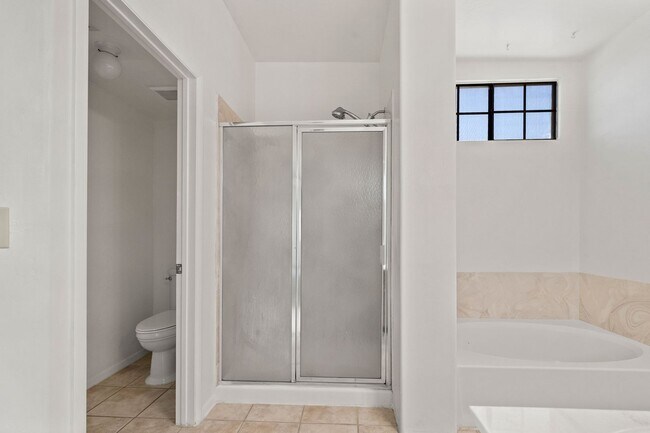 Building Photo - Beautiful Santa Fe Home on Large Corner Lot!