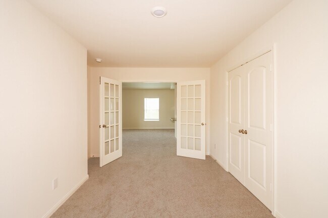 Building Photo - 23139 Shakespeare Dr