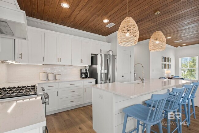 Building Photo - 5665 Armadillo Ave