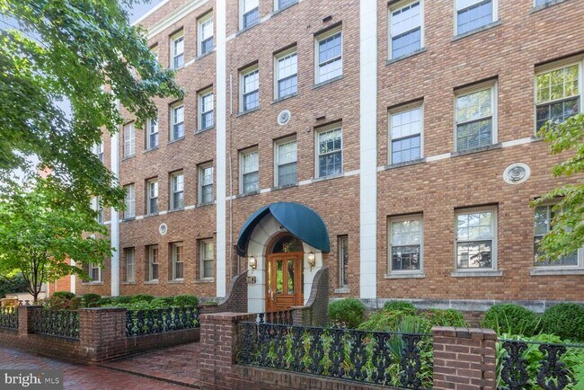 Building Photo - 18 9th St NE